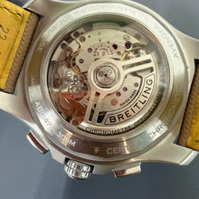 Încărcați imaginea în vizualizatorul Galeriei, BREITLING AVENGER B01 CHRONOGRAPH 44