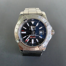 Încărcați imaginea în vizualizatorul Galeriei, Breitling Avenger II GMT